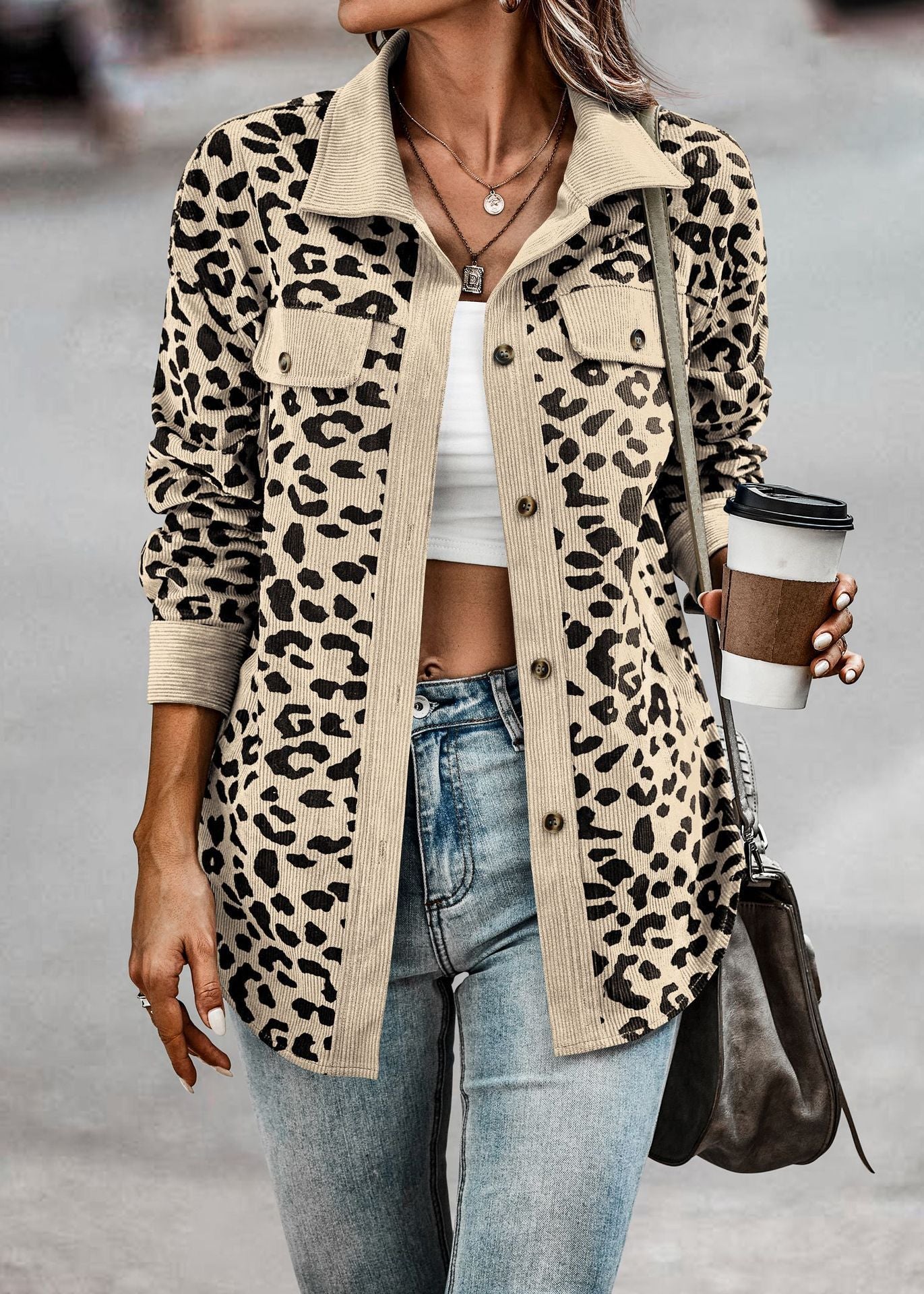 Chaqueta chic de mujer con estampado de leopardo