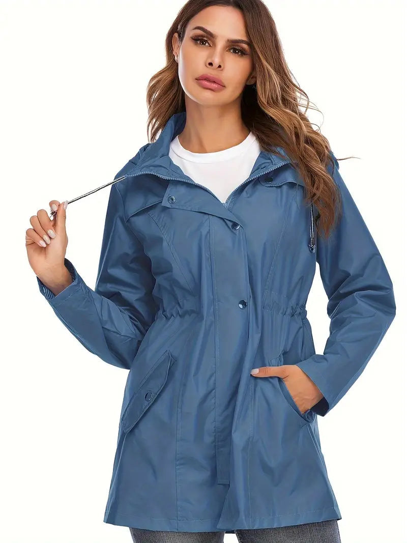 Elegante chubasquero en azul, largo medio con cremallera y capucha para mujer | Ideal para otoño/invierno