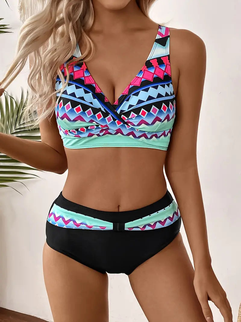 Bikini de moda y chic con estampado aleatorio y escote en V