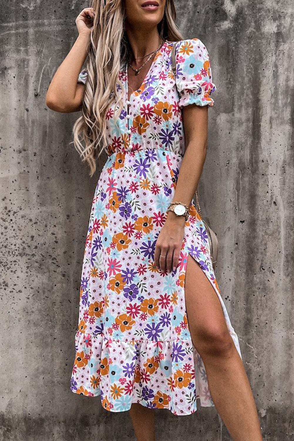 Vestido largo con estampado floral y escote en V