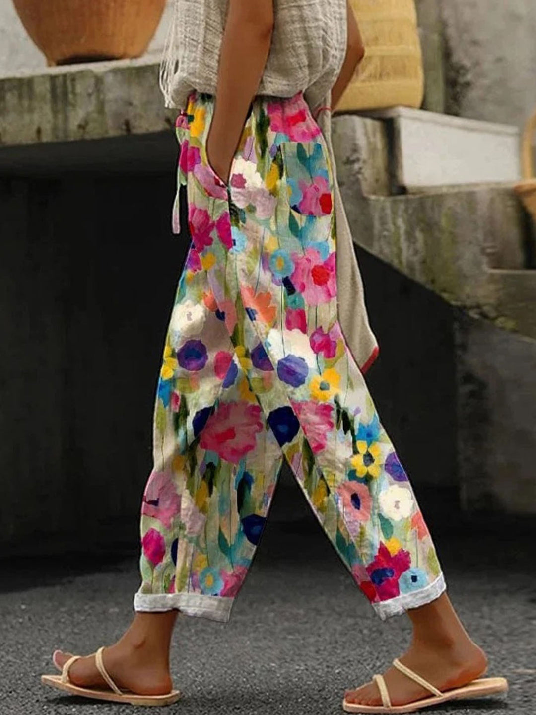 Pantalones de mujer con estampado floral y bolsillos