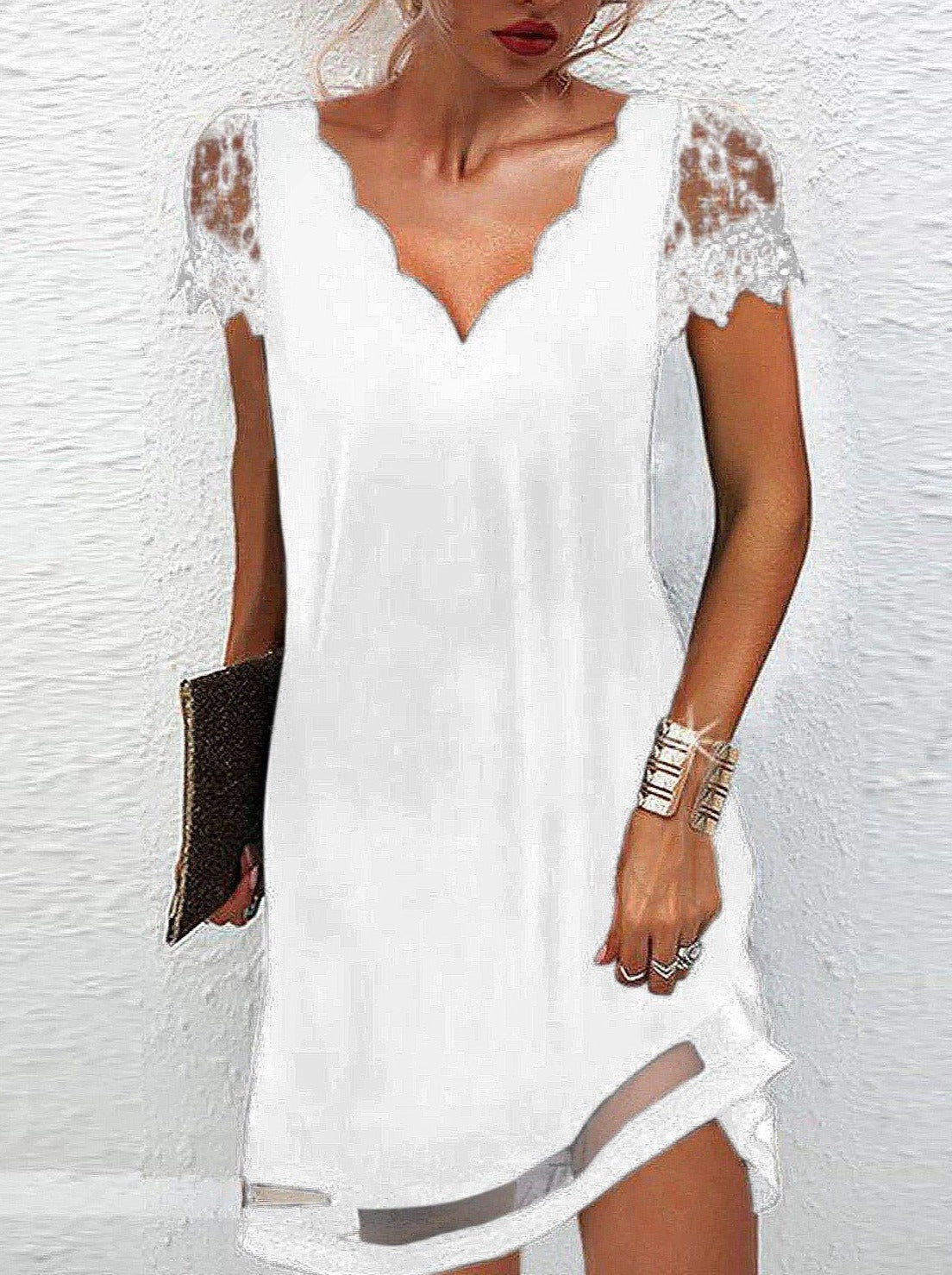 Vestido de gasa con cuello en V ondulado y mangas cortas