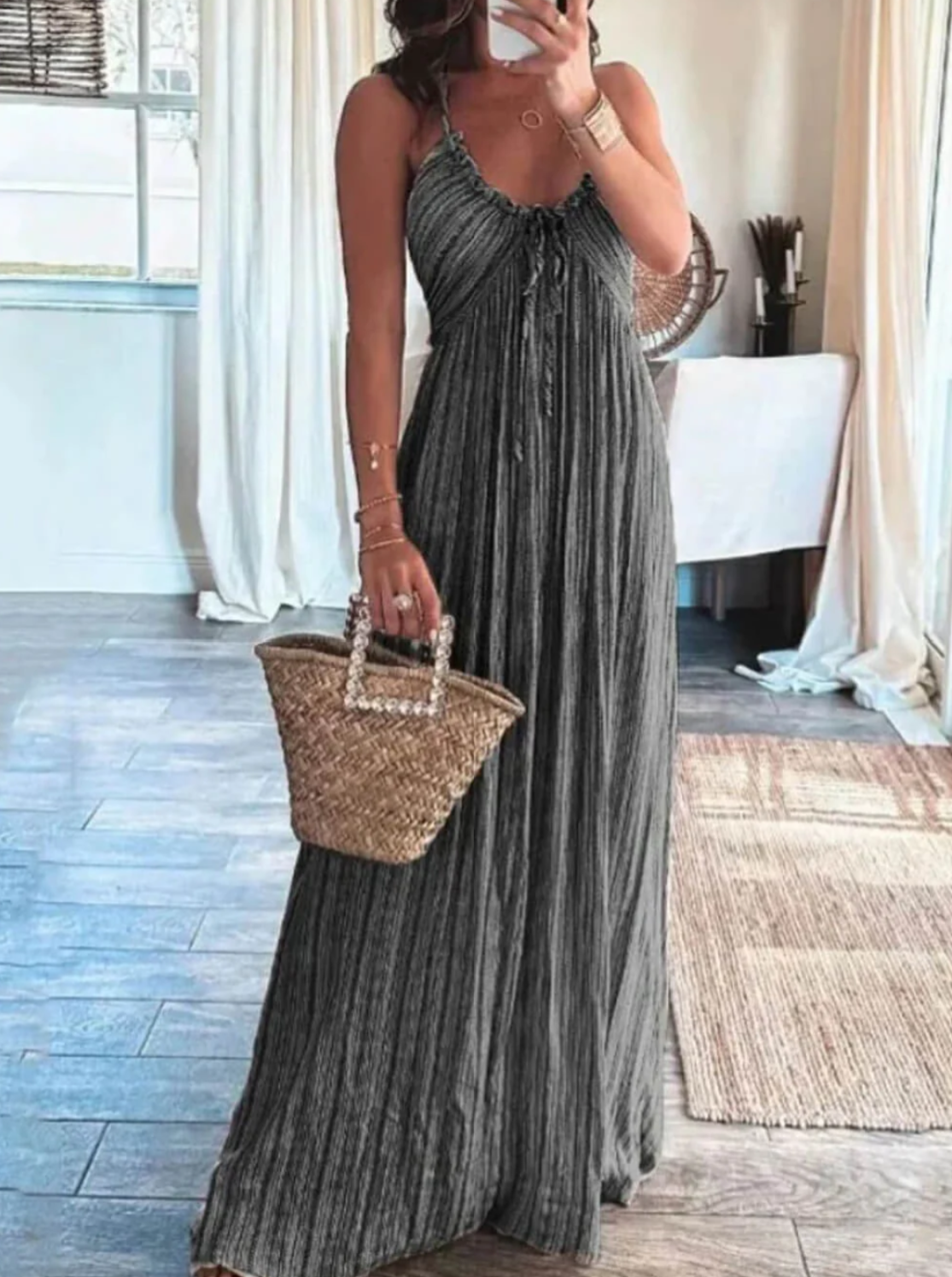 Maxi vestido con espalda recortada y tirantes de liga