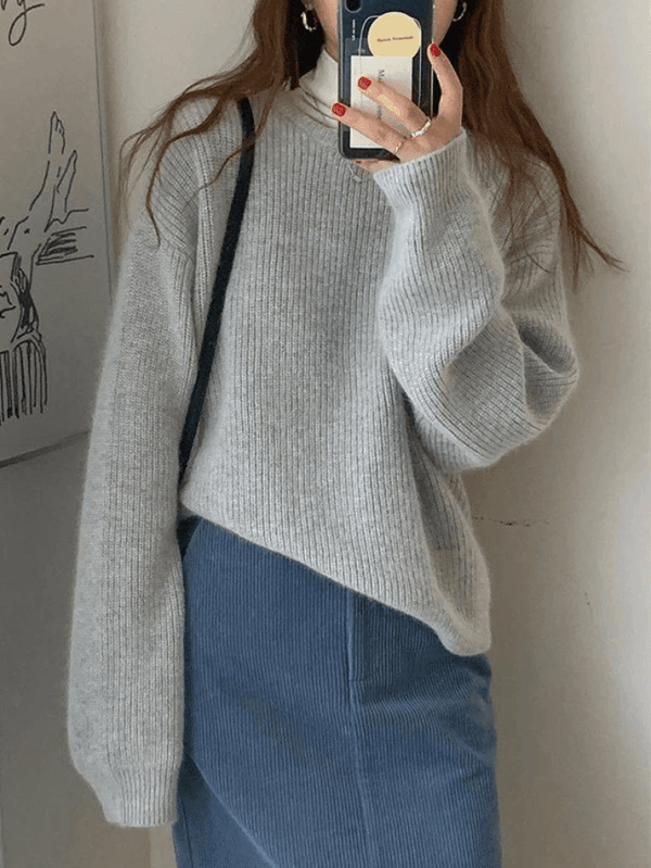 Un jersey de cuello redondo versátil, elegante y cómodo para el día a día