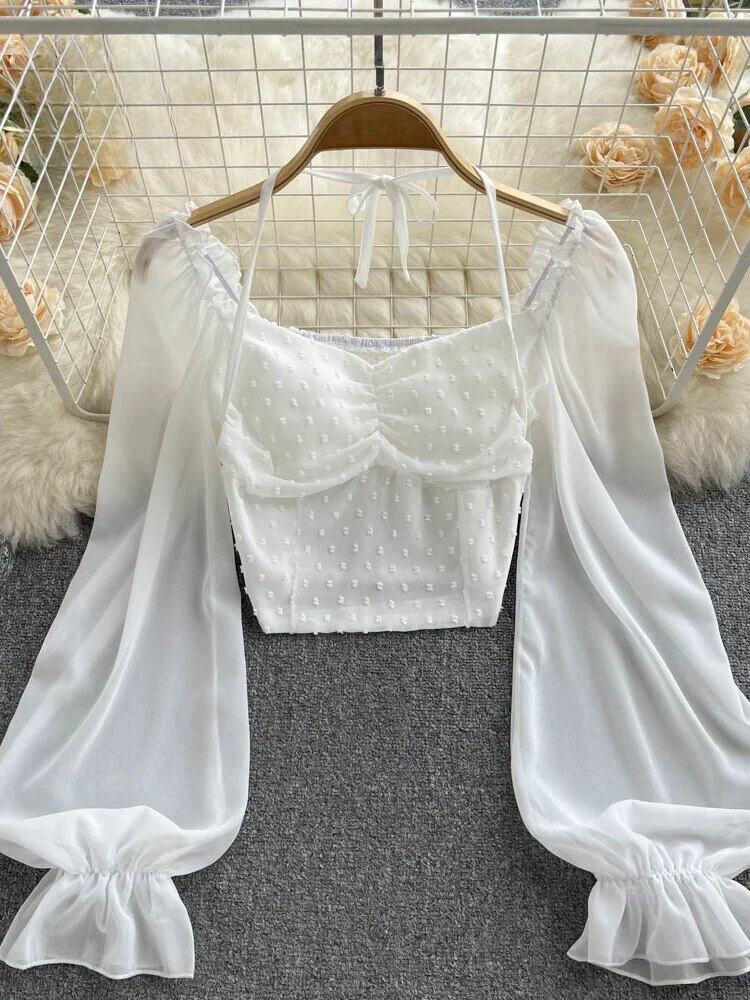Milly | Blusa veraniega de moda con lunares y encajes
