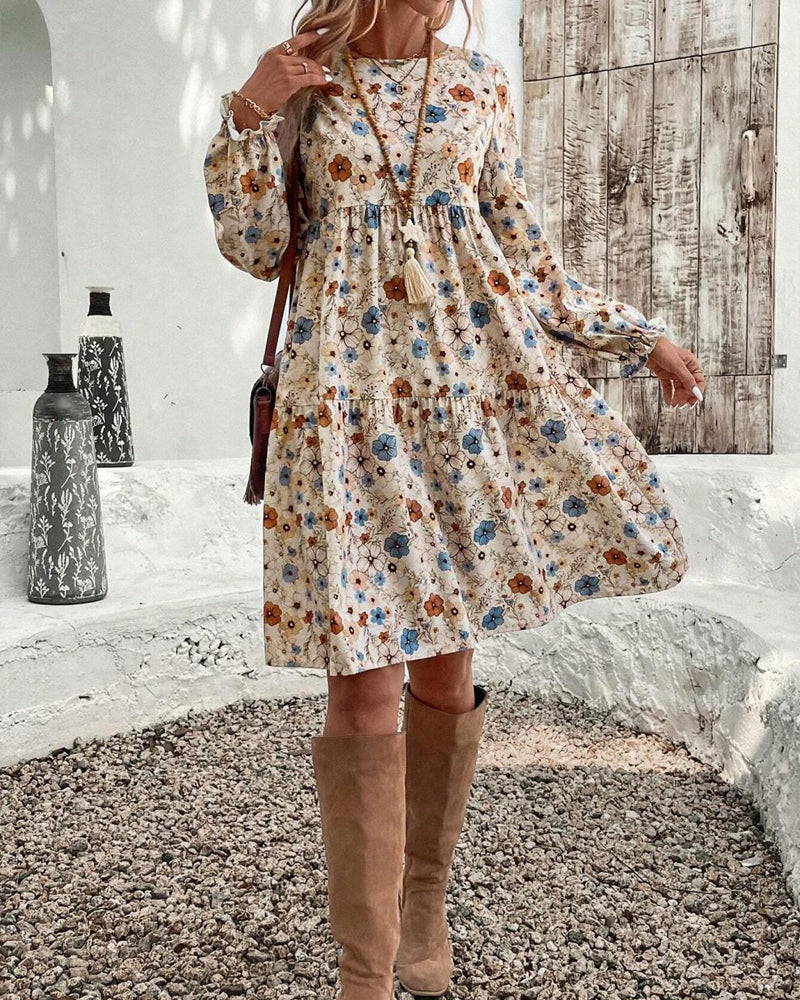 Vestido suelto hasta la rodilla con estampado floral