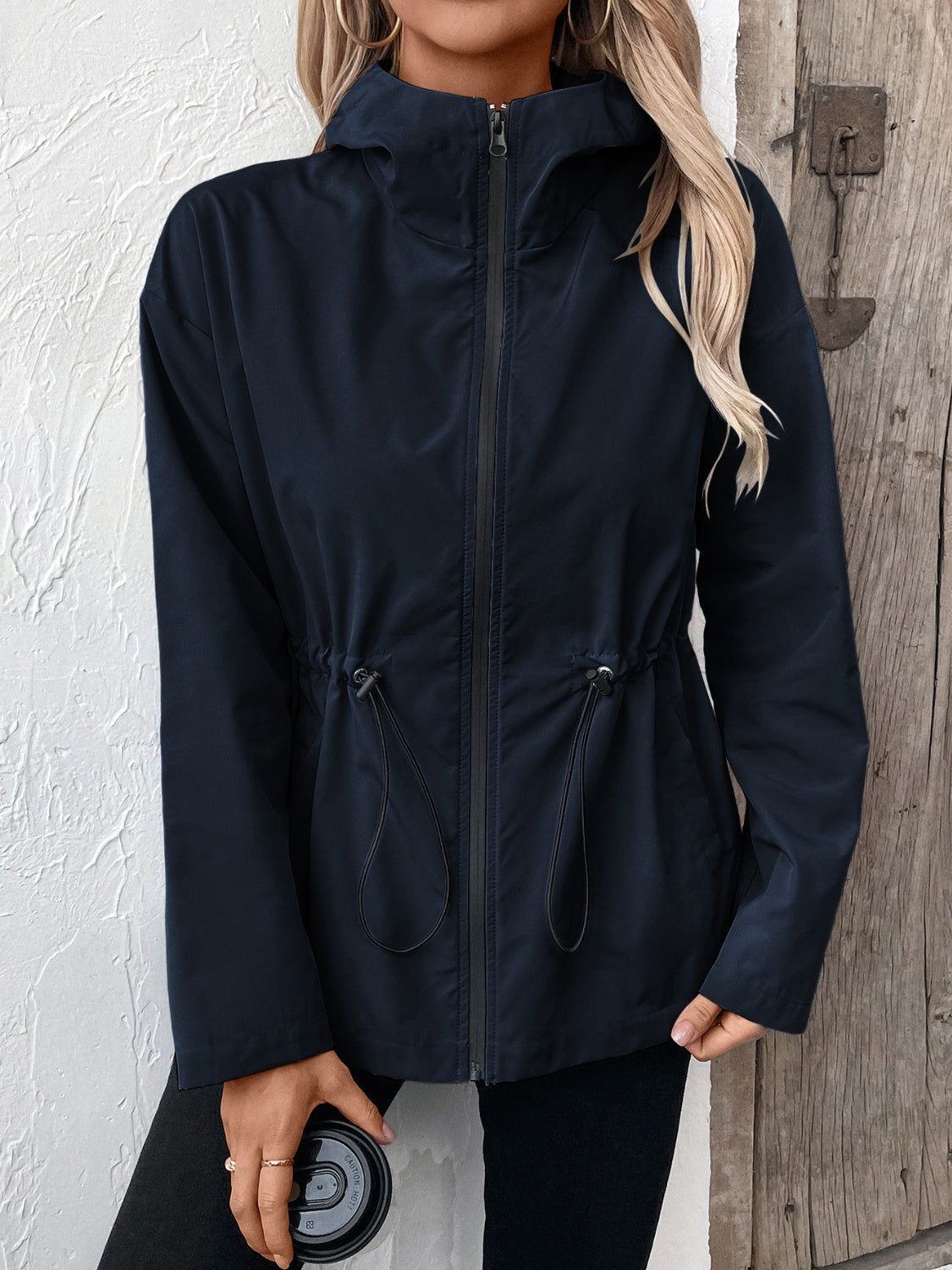 Harper | Chaqueta con cremallera y cordón de ajuste para mujer