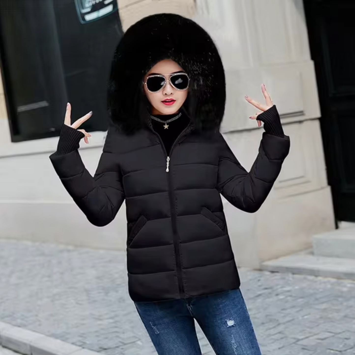 Chaqueta con capucha y forro de piel