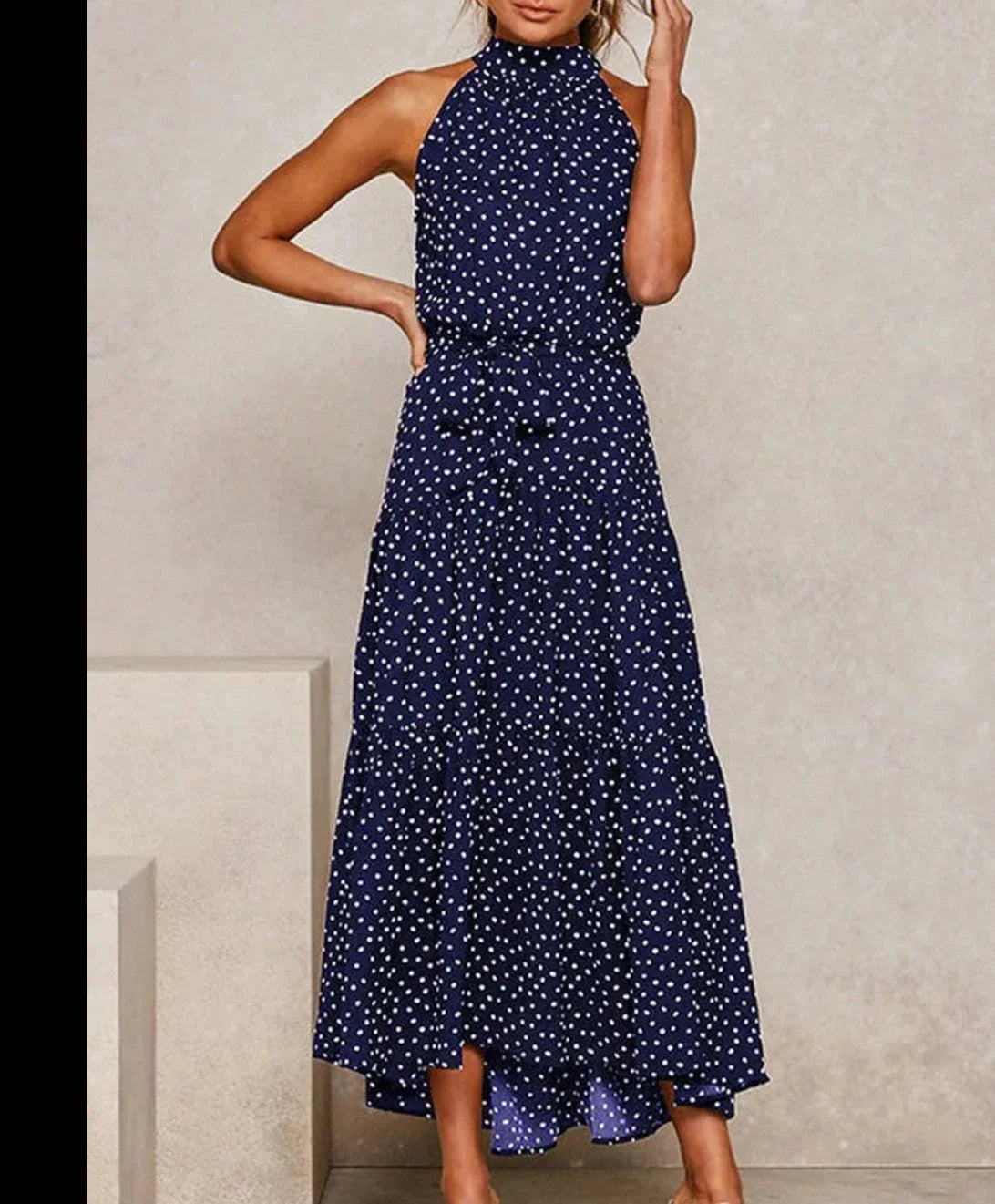 Vestido largo estampado con lazo en la cintura