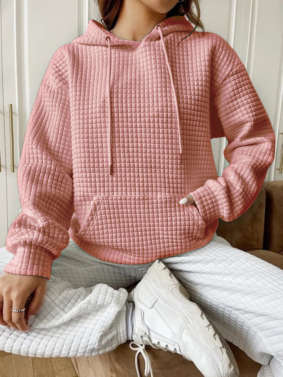 Heidi fashion | Moda minimalista y sudadera con capucha para el invierno