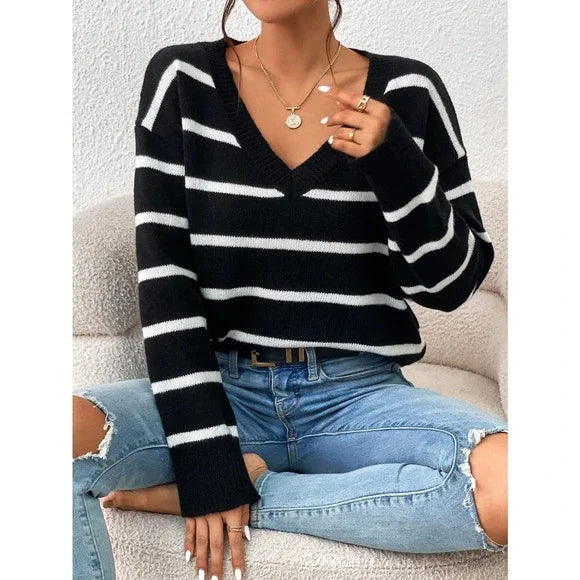 Elegante jersey de rayas con cuello en V