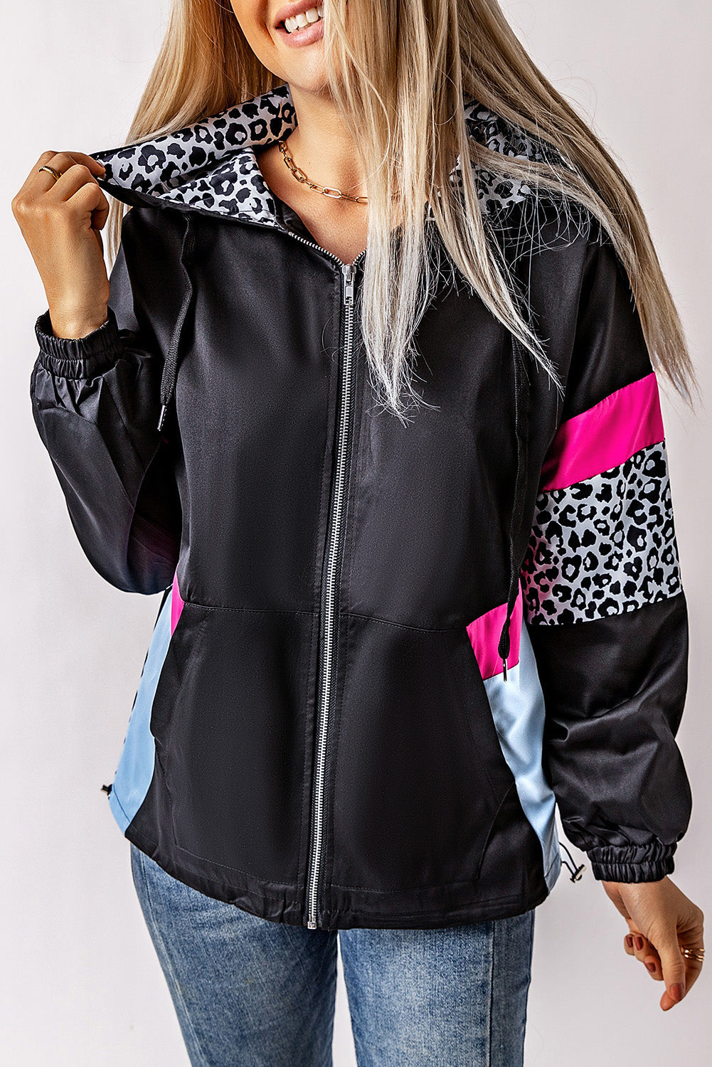 Jantine | Chaqueta con capucha de leopardo rosa y negro
