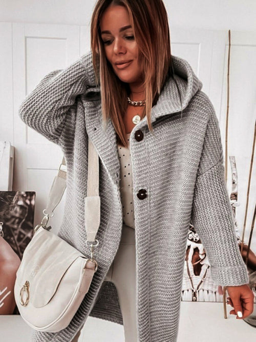 Moderno cárdigan para mujer con capucha y mangas largas: la longitud perfecta
