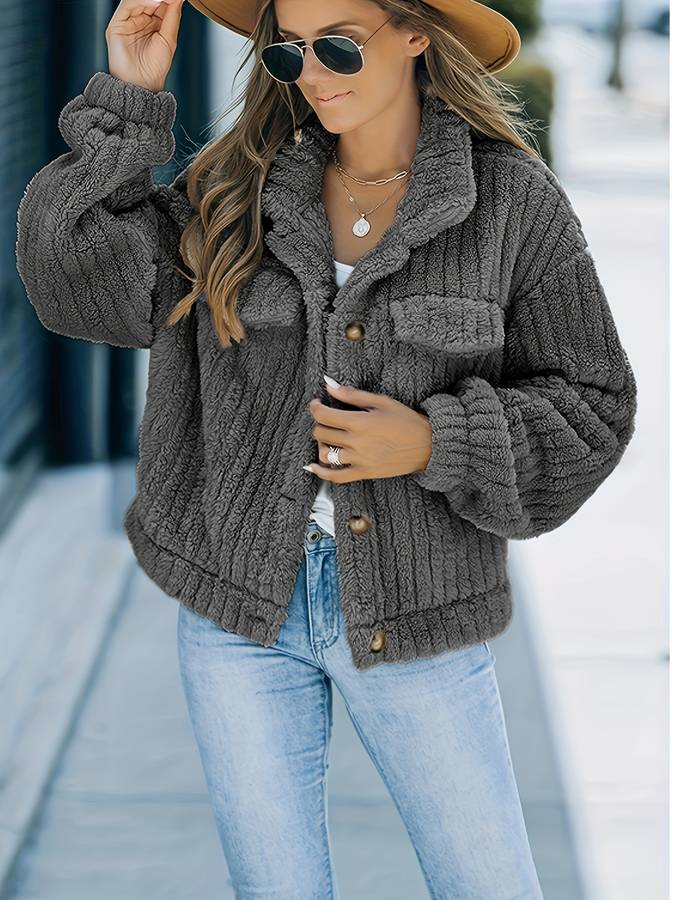 Chaqueta de mujer con cuello cascada
