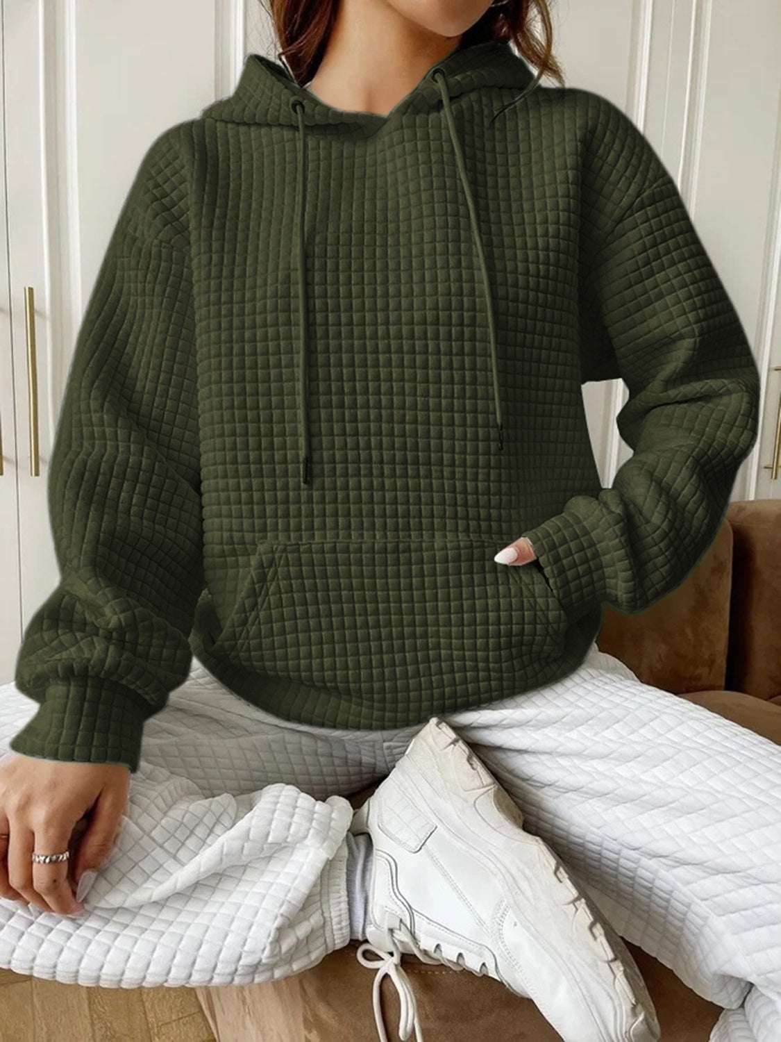 Heidi fashion | Moda minimalista y sudadera con capucha para el invierno