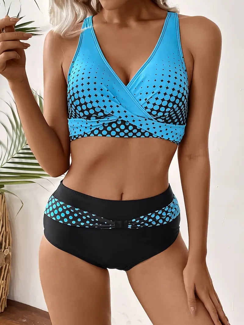 Bikini de moda y chic con estampado aleatorio y escote en V