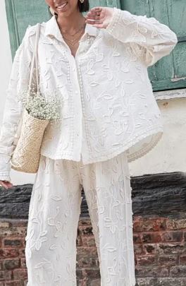 Camisa y pantalón elegantes