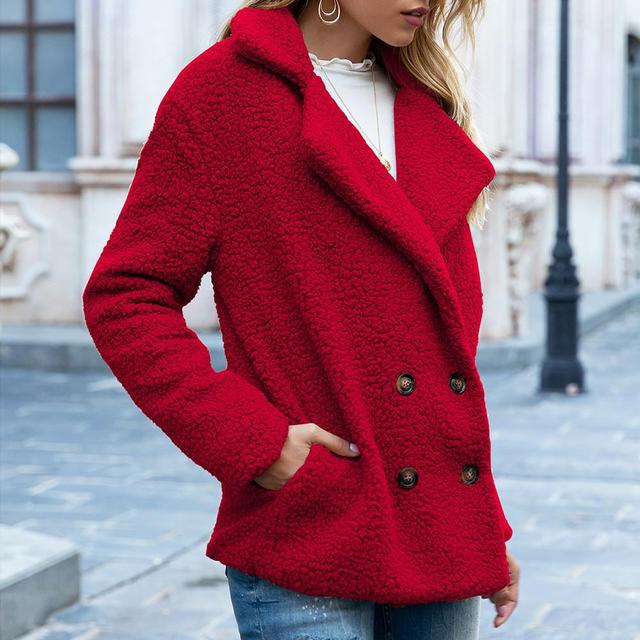 Elegante chaqueta de piel sintética
