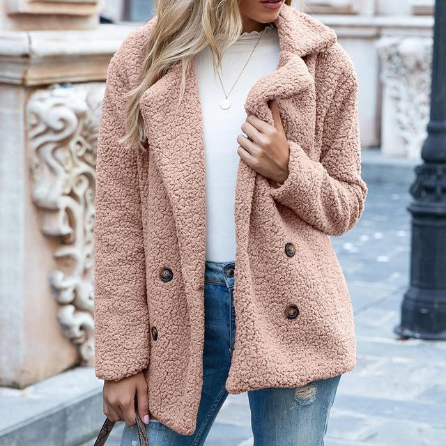 Elegante chaqueta de piel sintética