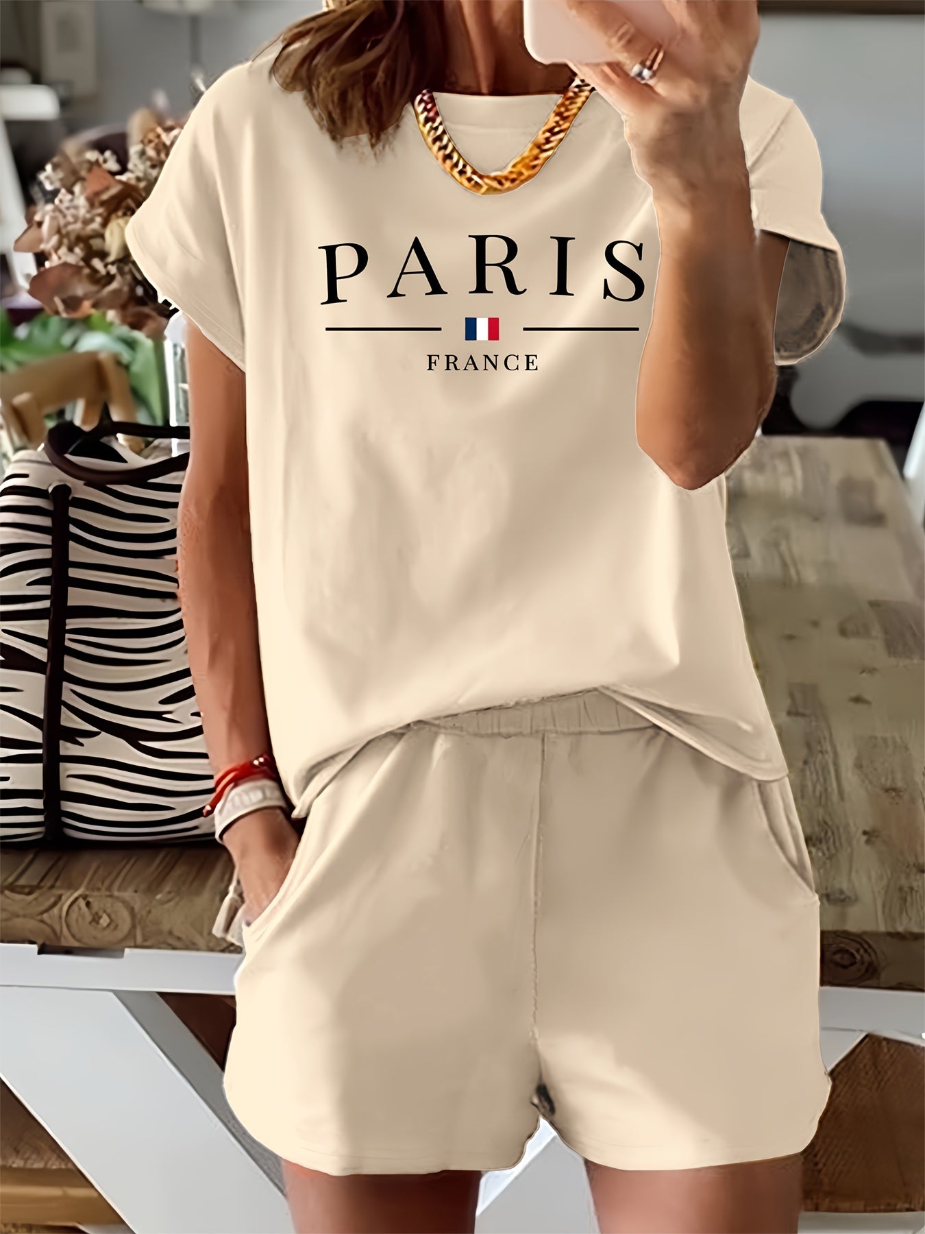 Camiseta casual y pantalones cortos - Estampado París y tejido de punto