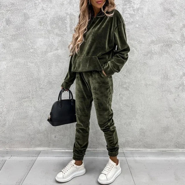 Wendela | Lujoso conjunto de jersey de terciopelo y pantalón jogger