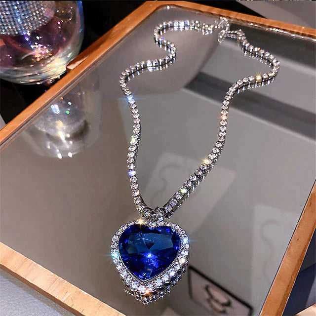 Collar de Cristal Corazón Azul | Elegante y con Estilo