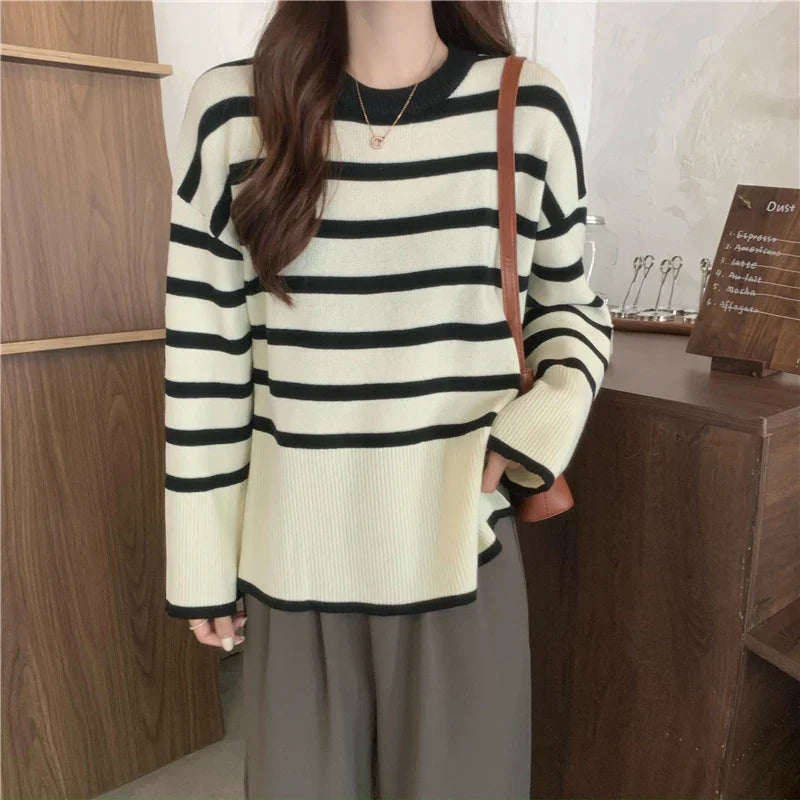 Juguetón jersey de punto a rayas para mujer
