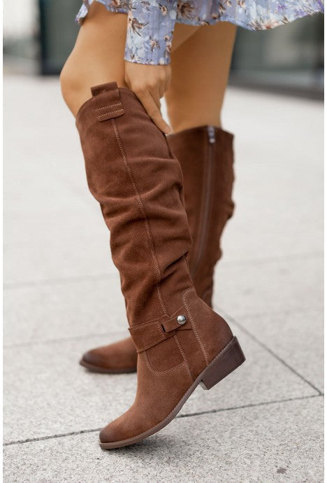 Botines de moda con cremallera y tacón