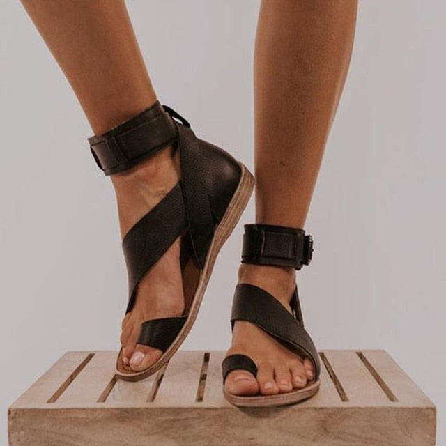 Sandalias LD | con tira cruzada y anilla en la puntera