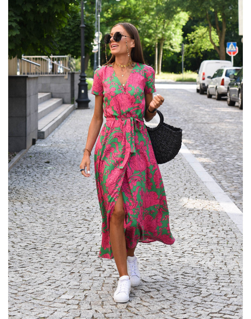 Vestido floral con abertura alta y cintura ajustable