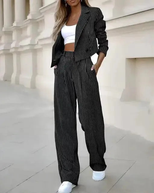 Elegante blazer de mujer con pantalón a juego