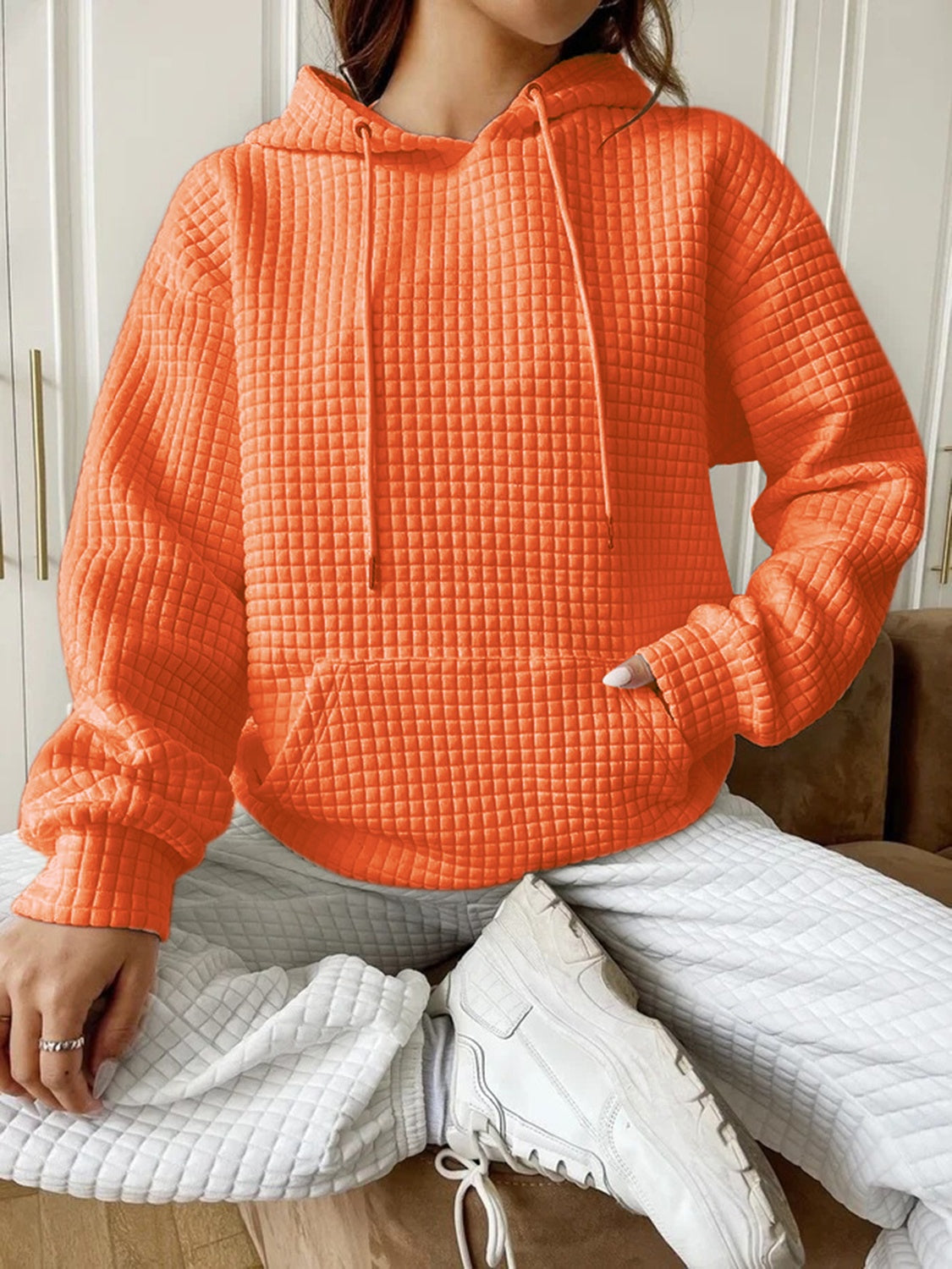 Heidi fashion | Moda minimalista y sudadera con capucha para el invierno