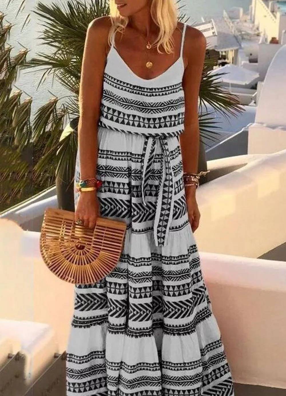 Vestido sin tirantes con estampado geométrico bohemio y cuello en V