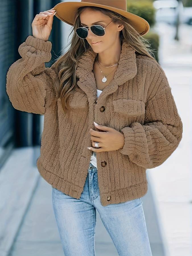 Chaqueta de mujer con cuello cascada