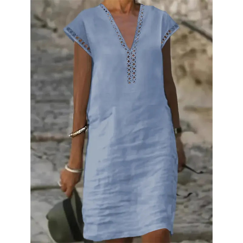 Vestido con cuello redondo e inserto de encaje