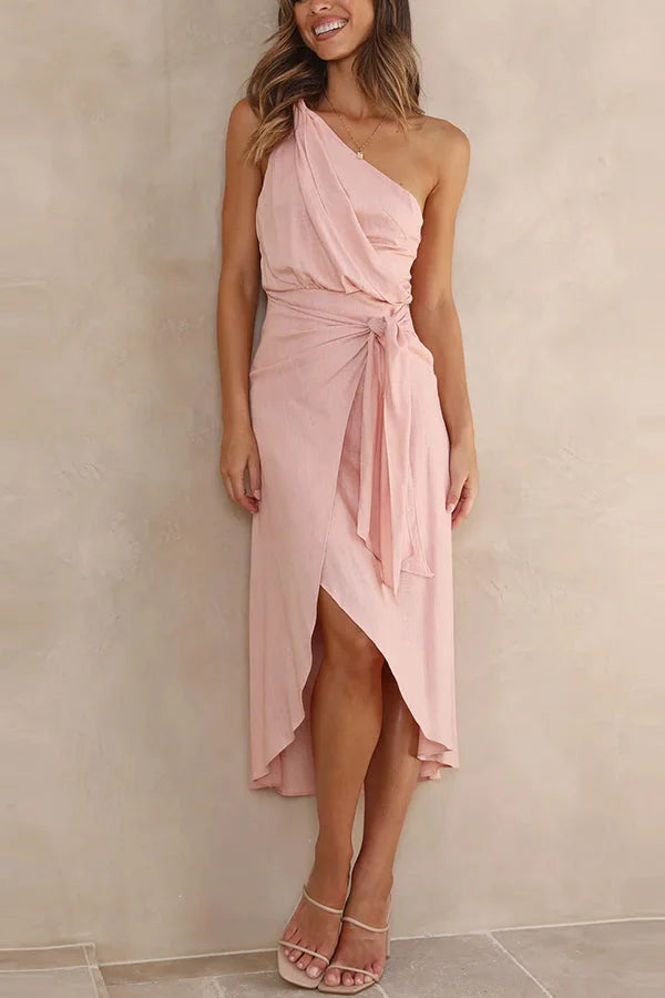 Vestido midi cruzado asimétrico con dobladillo asimétrico y estilo moderno