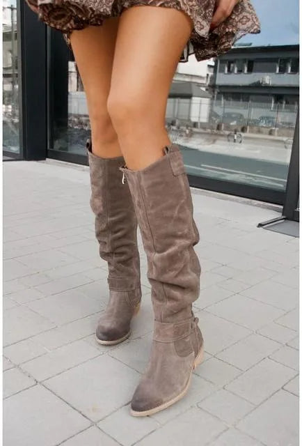 Botines de moda con cremallera y tacón