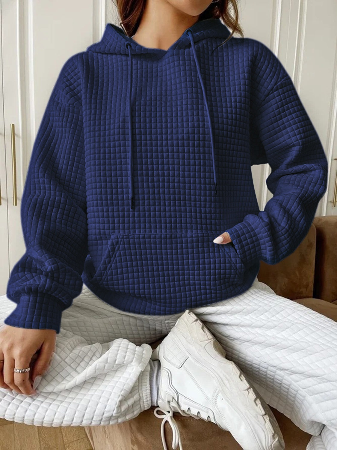 Heidi fashion | Moda minimalista y sudadera con capucha para el invierno