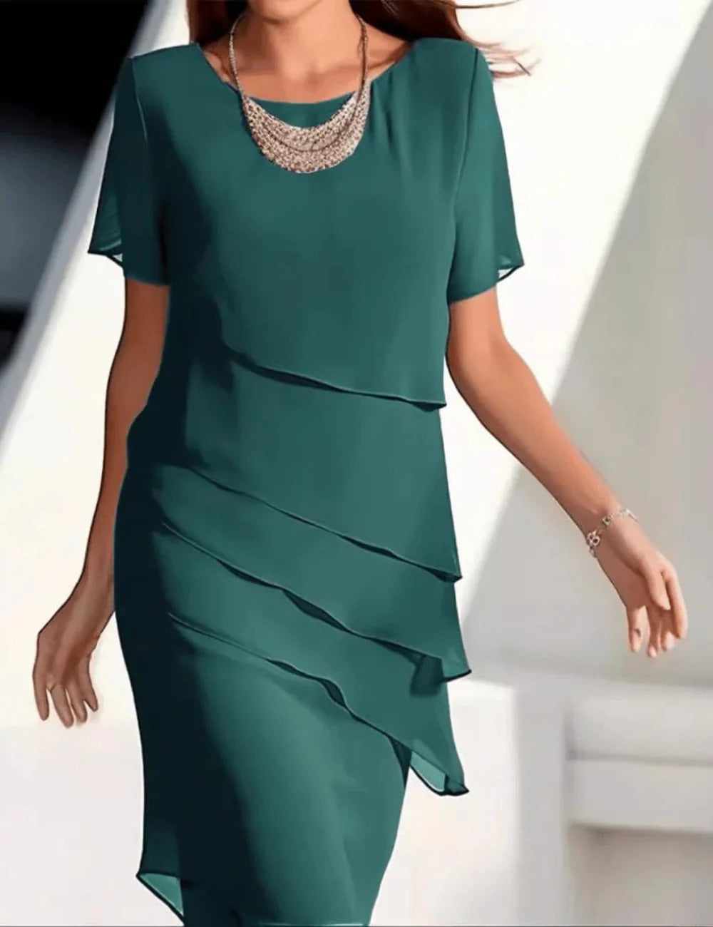 Elegante vestido a capas para días informales