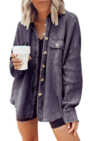 Chaqueta de moda con botones: una combinación de comodidad y estilo moderno