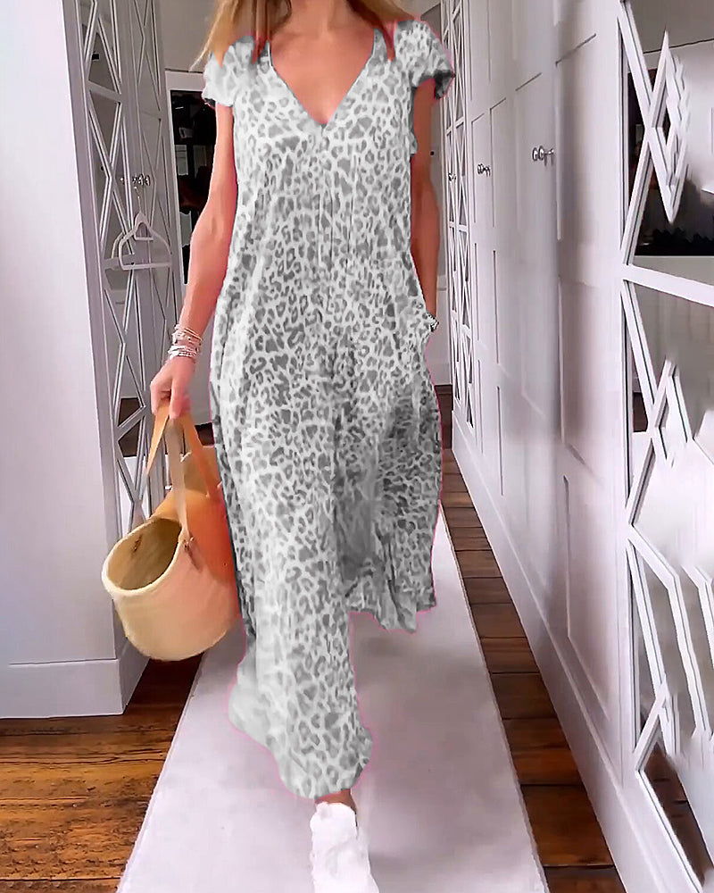 Vestido de verano colorido con cuello en V y mangas cortas