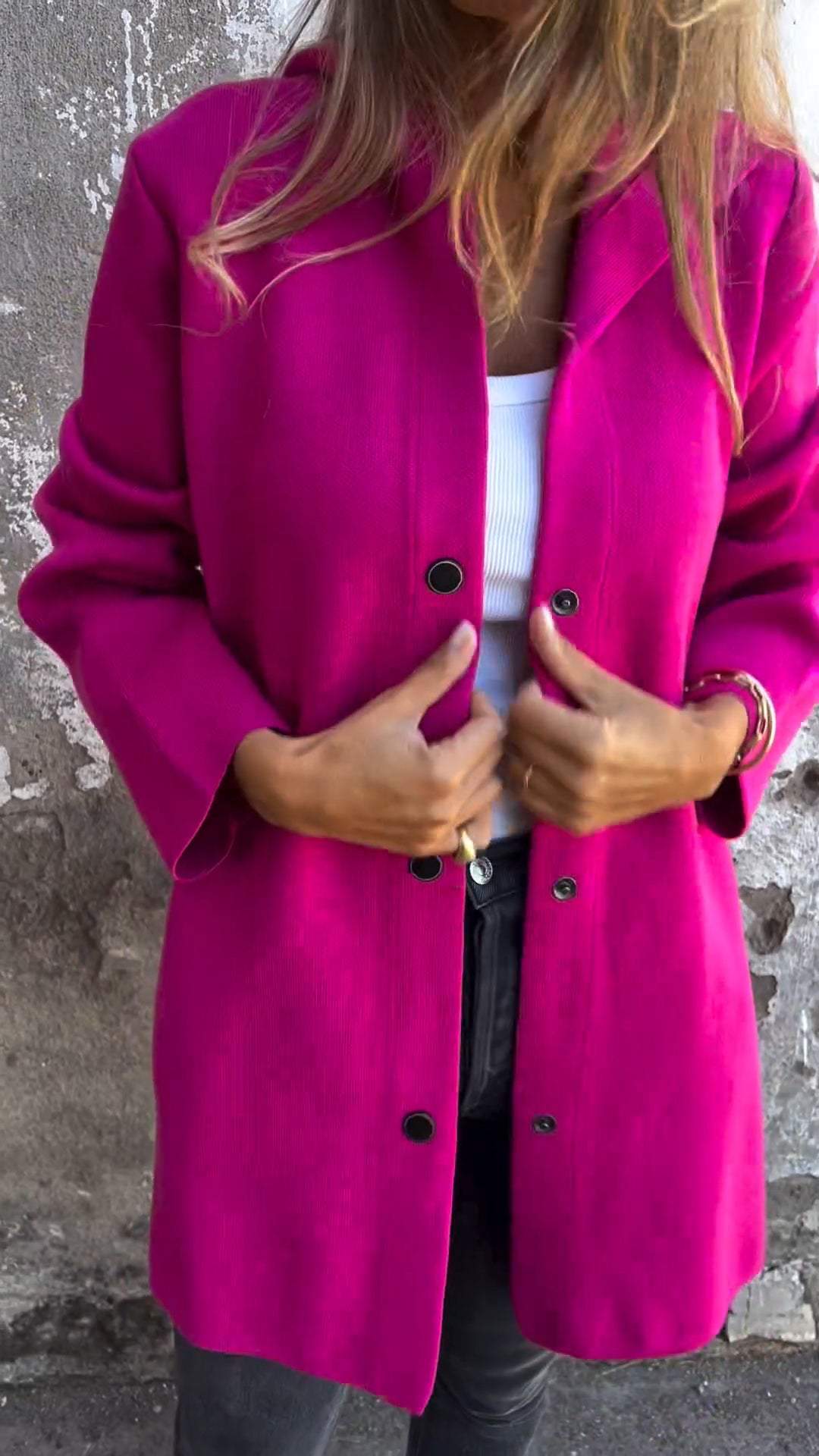 Ella | Chaqueta informal con capucha y botonadura sencilla