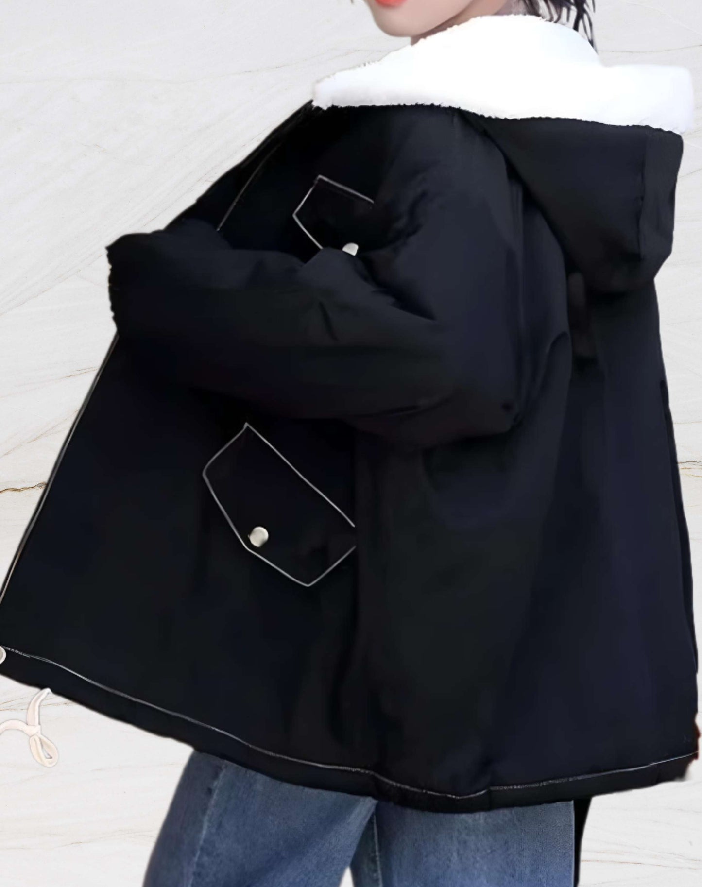 Chaqueta de mujer con forro polar y capucha