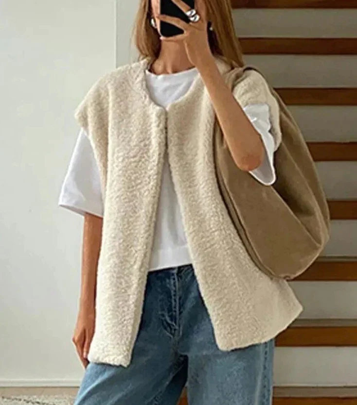 Chaleco de peluche blanco