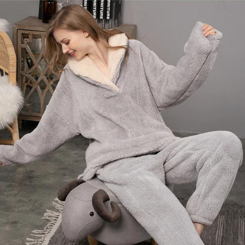 Conjunto de pijama de forro polar de noche para mujer