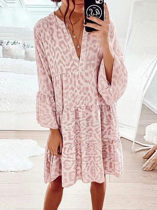 Vestido estampado con mangas largas y escote holgado en V