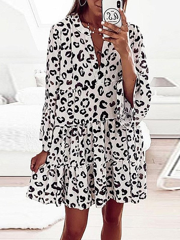 Vestido estampado con mangas largas y escote holgado en V