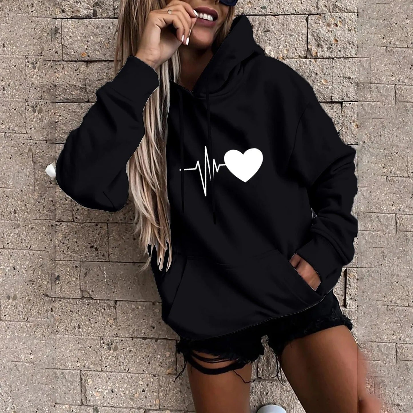 Elisa | Sudadera con capucha y estampado de corazones y latidos para mujer