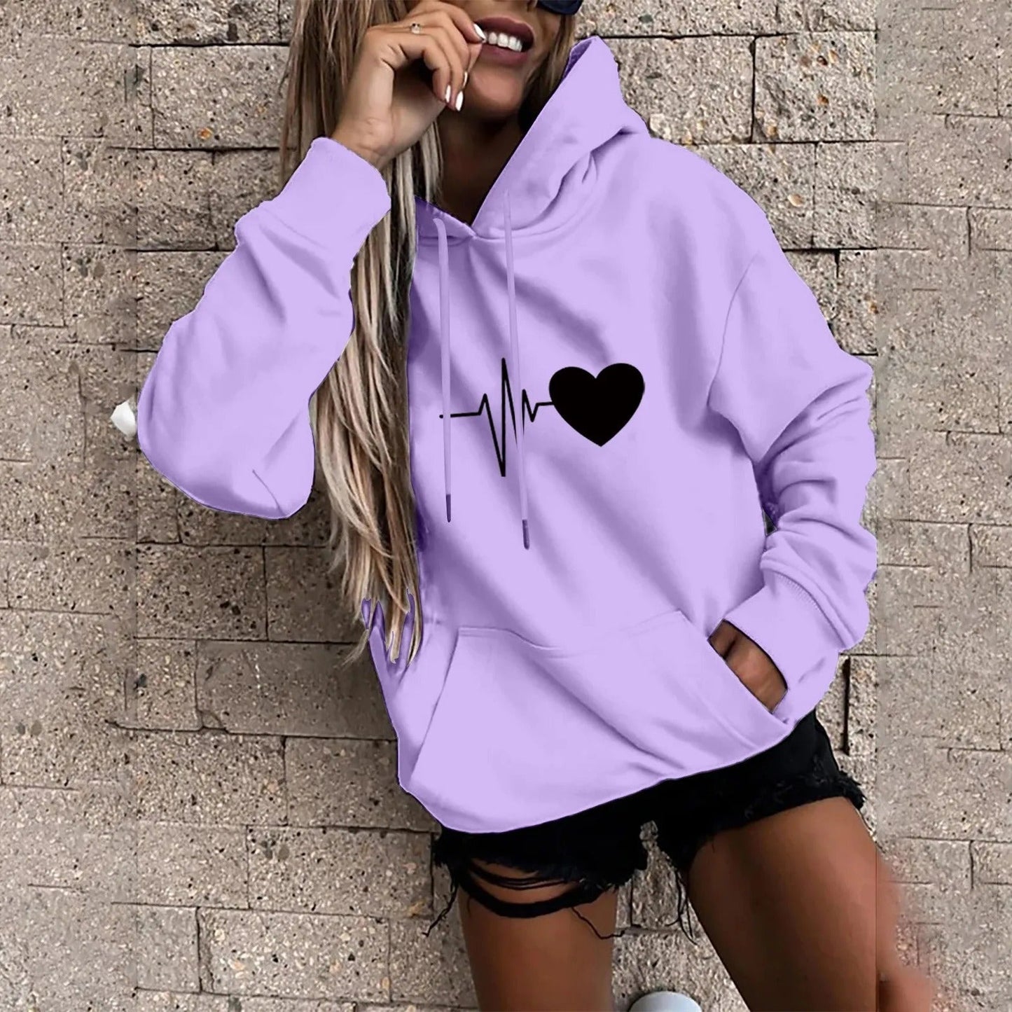 Elisa | Sudadera con capucha y estampado de corazones y latidos para mujer
