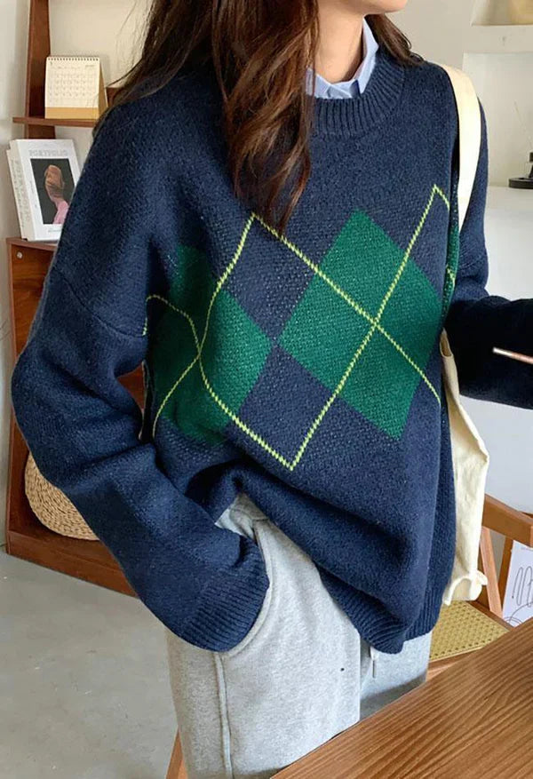 Cálido jersey con original estampado de rombos